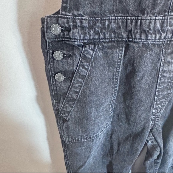 GAP Sz M Women's Washe Out Black Denim Overalls Patch Pockets Ankle Length Denim - Picture 4 of 10